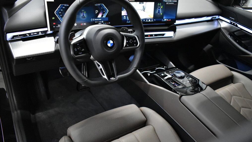 BMW Serii 5, 520