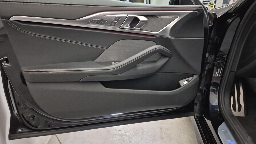 BMW Serii 8, 850