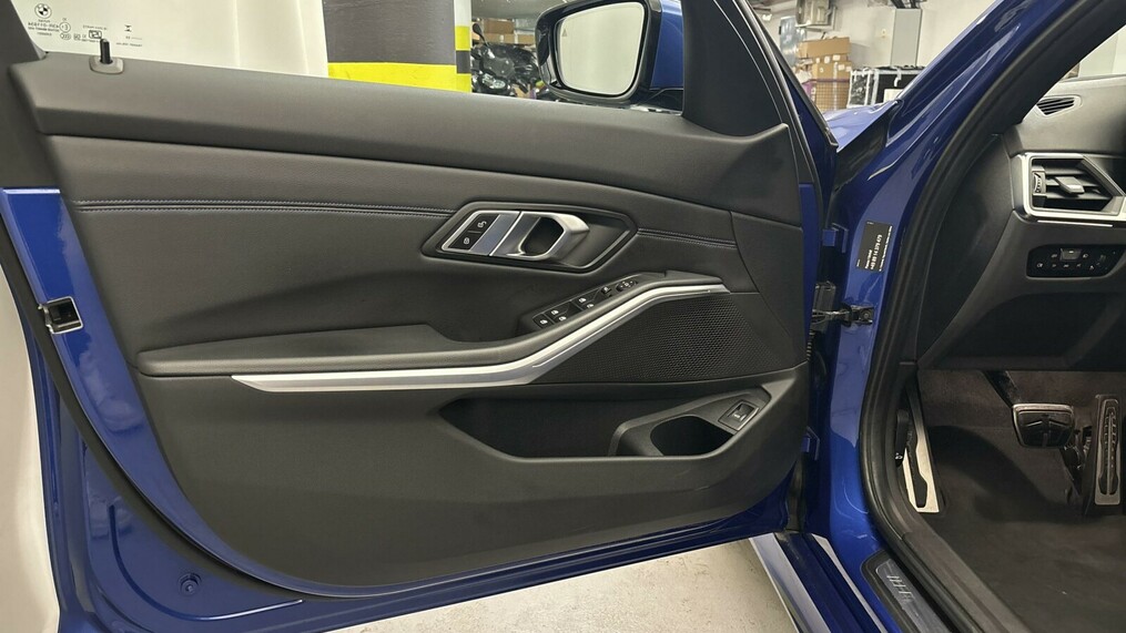 BMW Serii 3, 320