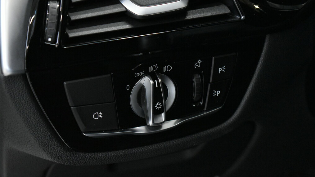 BMW Serii 5, 530