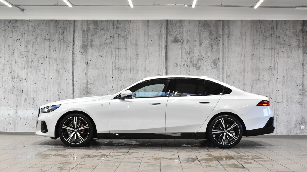 BMW Serii 5, 520