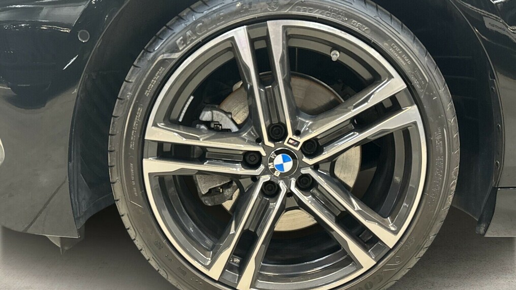 BMW Serii 2, 218