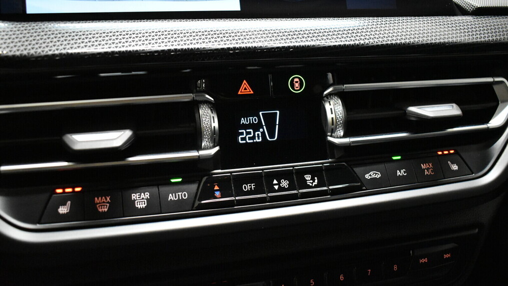 BMW Serii 2, 218