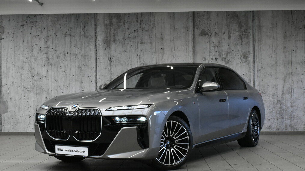 BMW Serii 7, 740