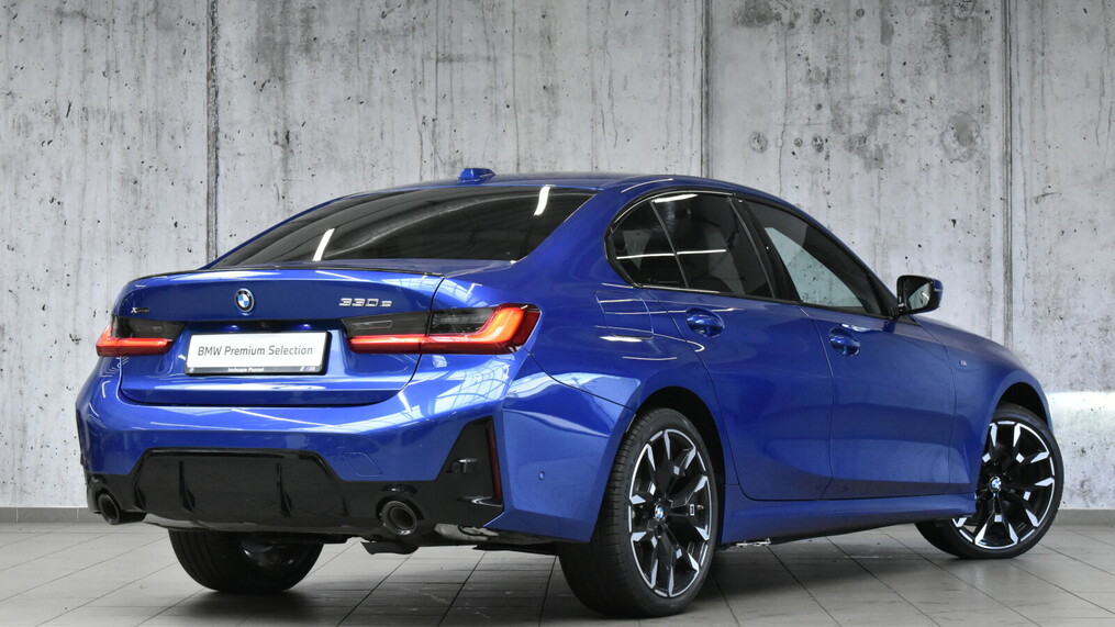 BMW Serii 3, 330