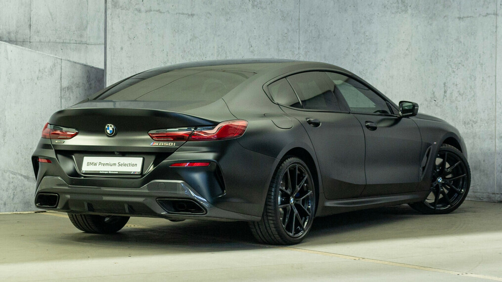 BMW Serii 8, 850