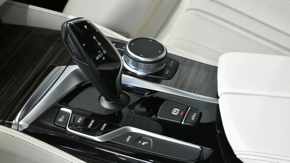 BMW Seria 5, 530