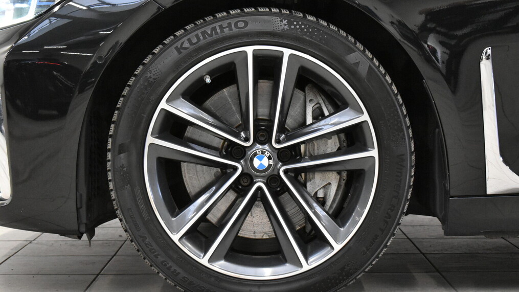 BMW Serii 7, 740