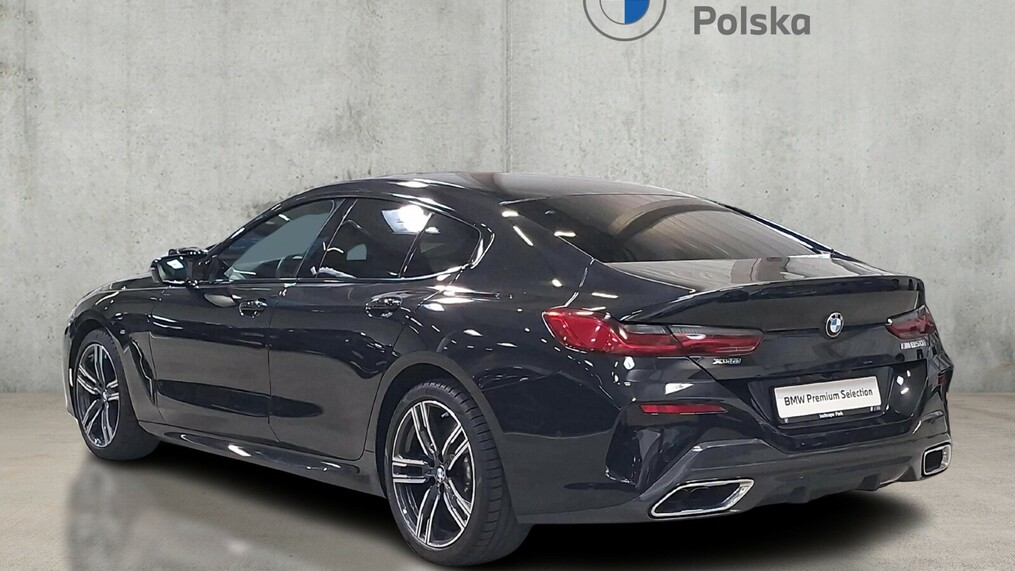 BMW Serii 8, 850