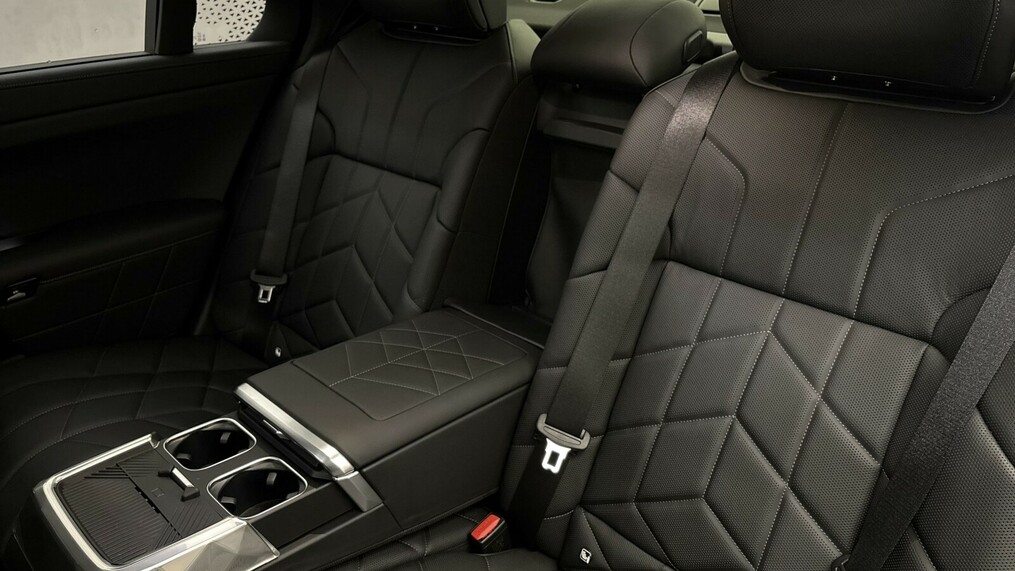 BMW Seria 7, 740