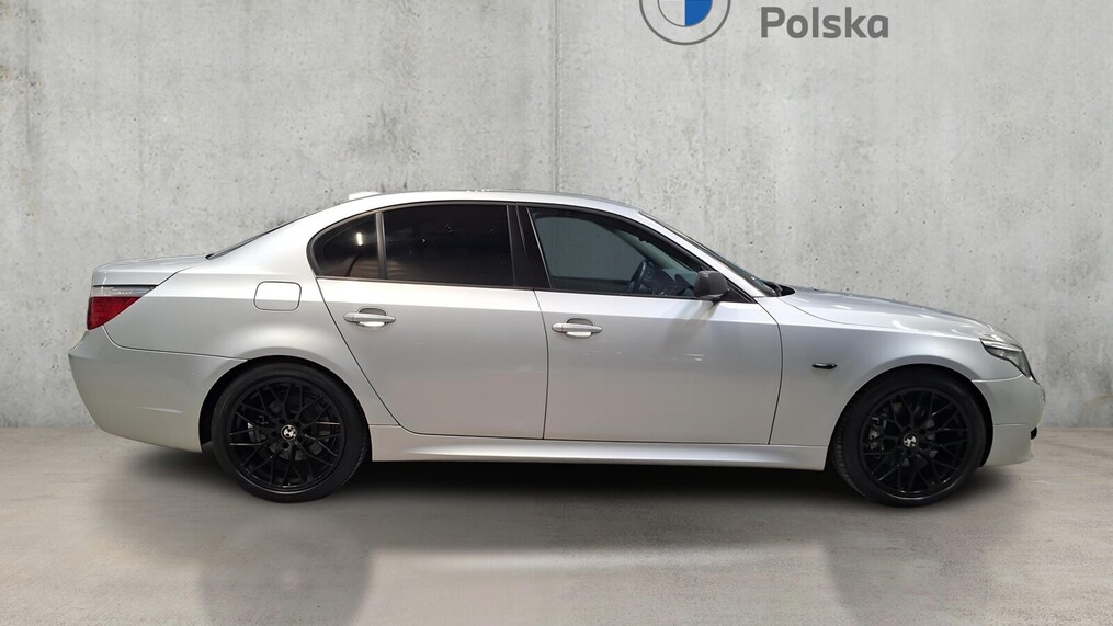 BMW Serii 5, 523