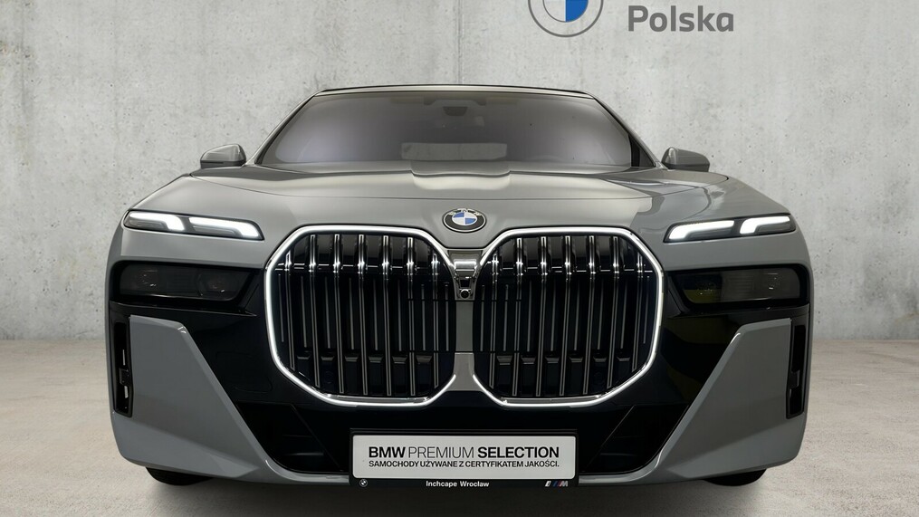 BMW Serii 7, 740