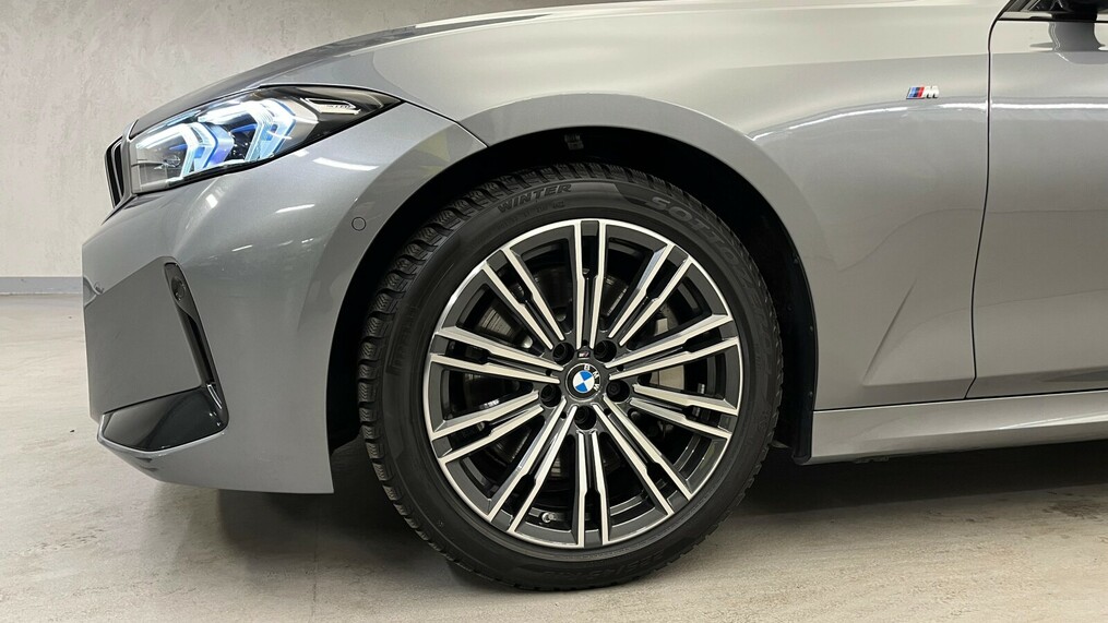 BMW Serii 3, 330
