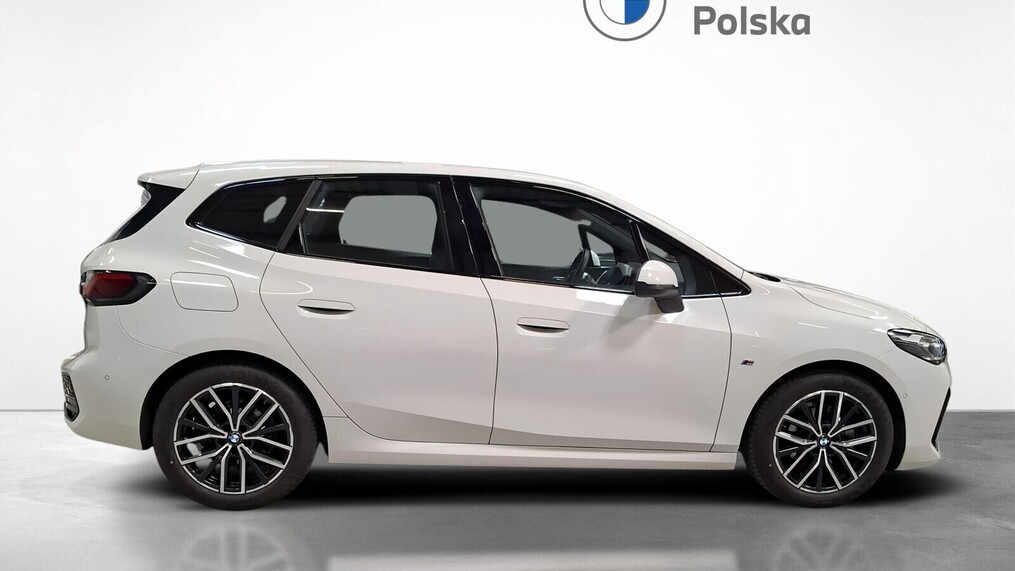 BMW Serii 2, 218