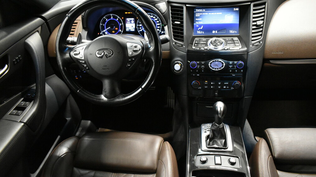 Infiniti QX70