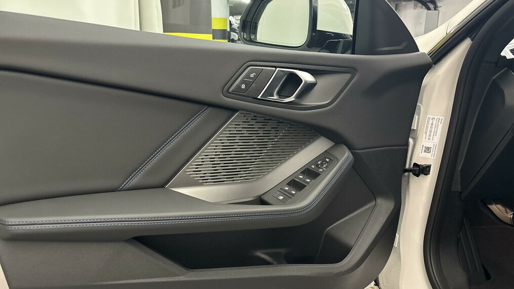 BMW Seria 2, 218