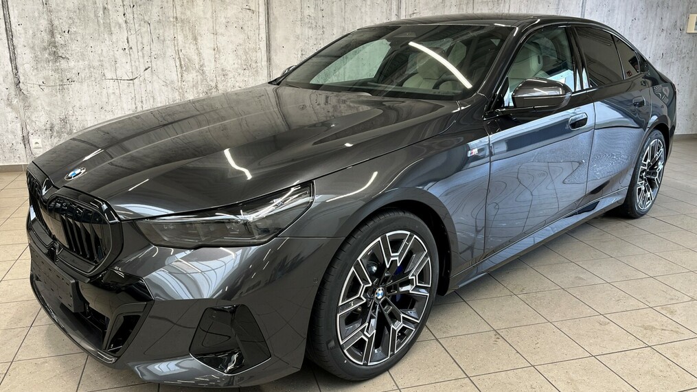 BMW Serii 5, 520