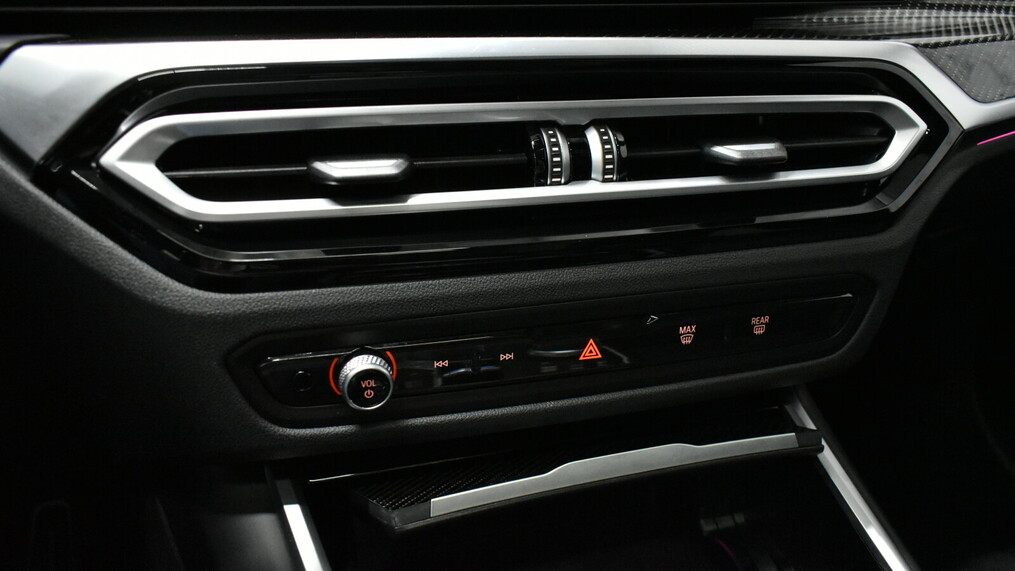 BMW Serii 3, 320
