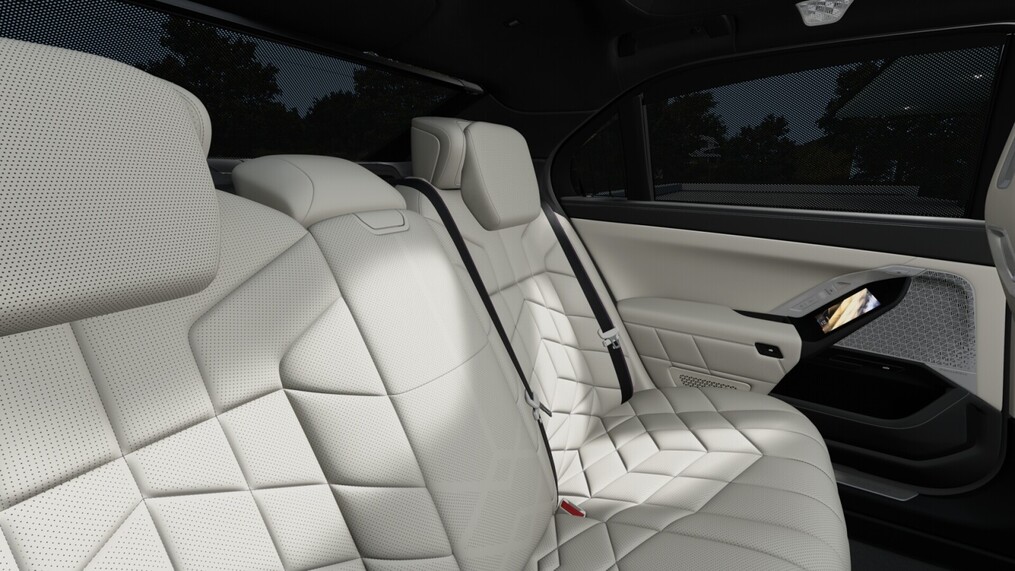 BMW Serii 7, 740