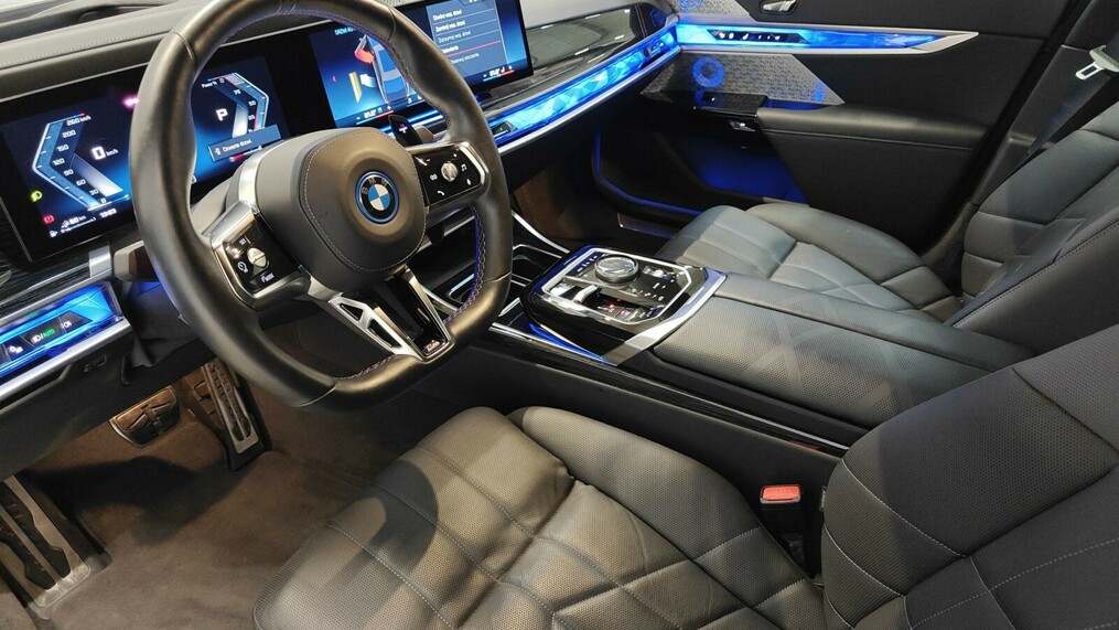 BMW Serii 7, 760