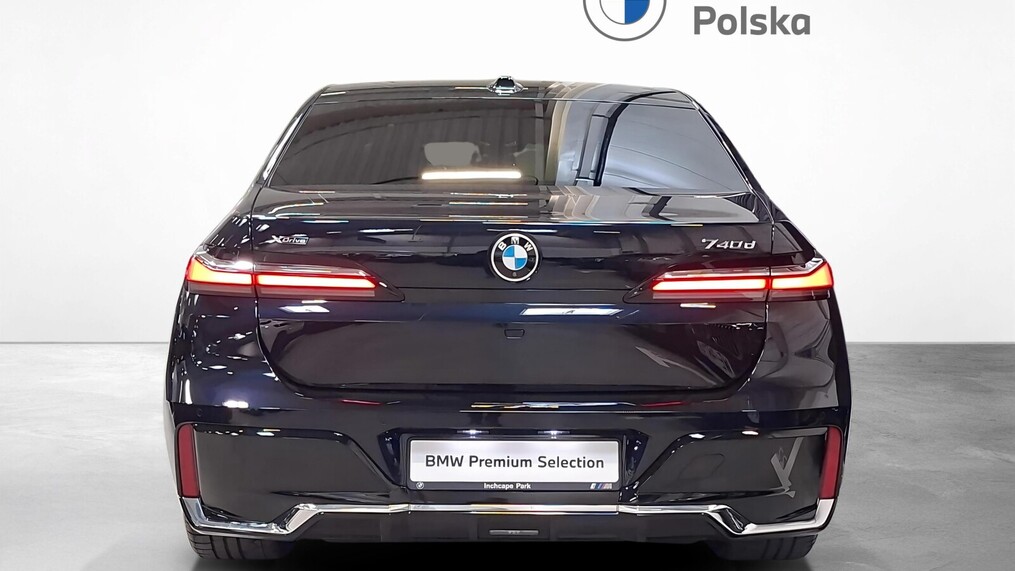 BMW Serii 7, 740