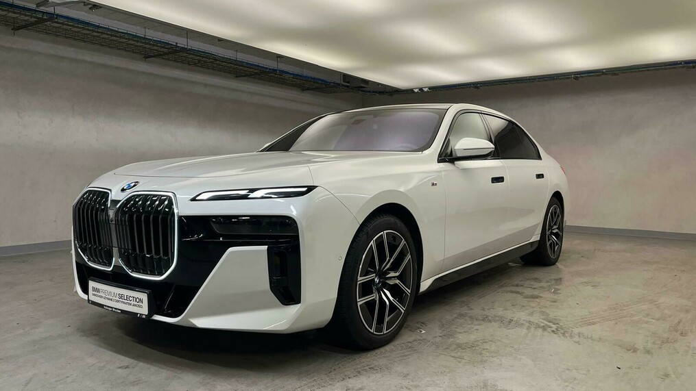 BMW Serii 7, 740
