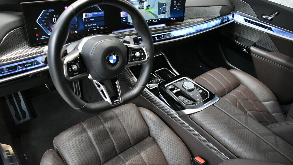 BMW Serii 7, 740