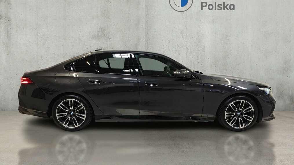BMW Serii 5, 520