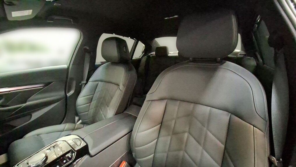 BMW Serii 5, 520