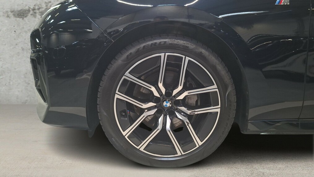 BMW Serii 7, 740