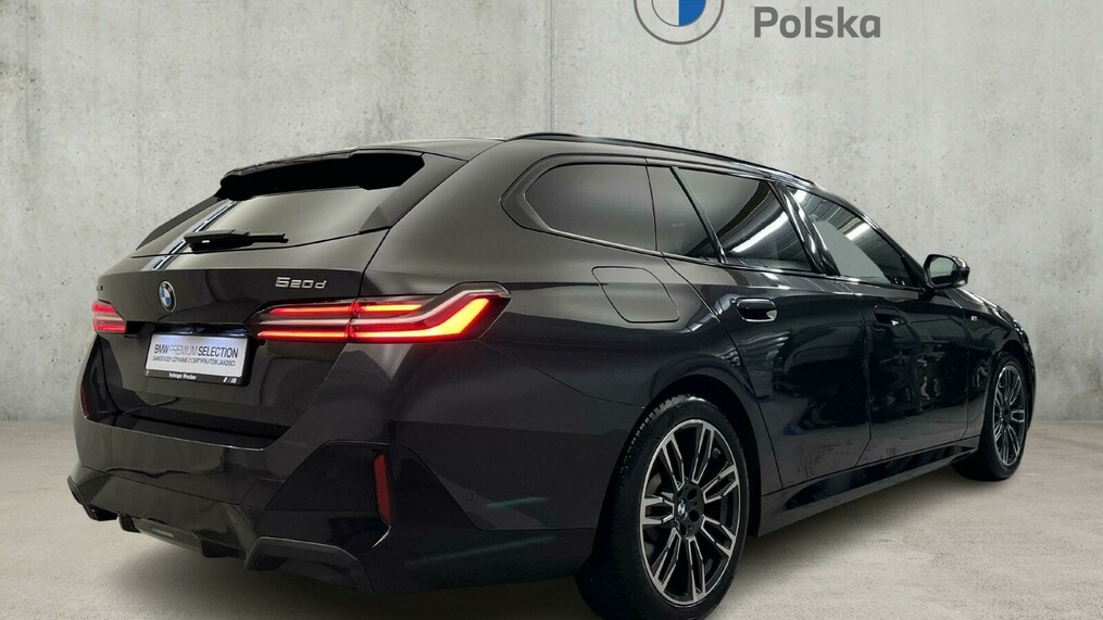 BMW Serii 5, 520