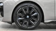 BMW Serii 7, 740