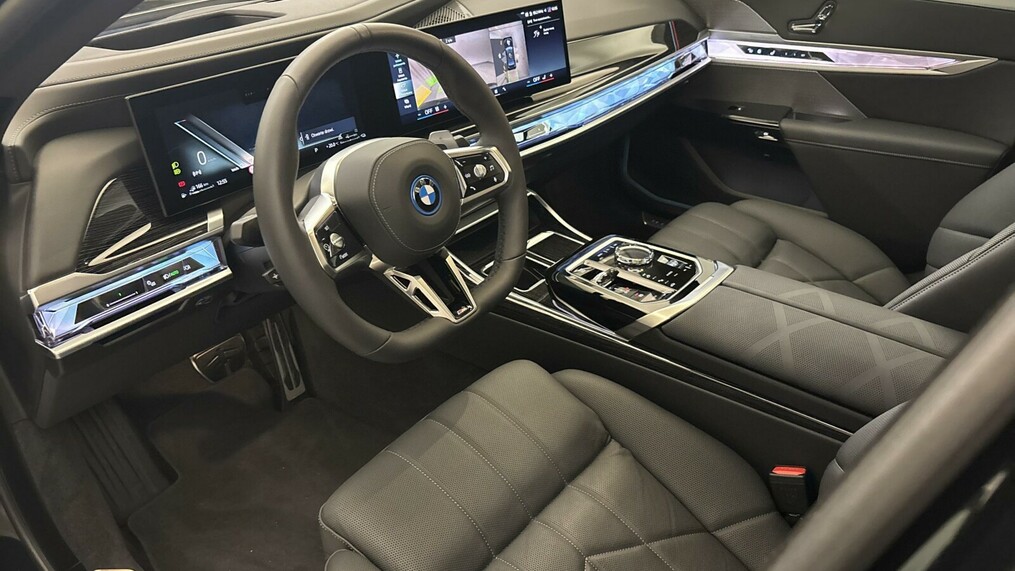 BMW Serii 7, 750