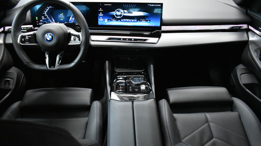 BMW Serii 5, 530