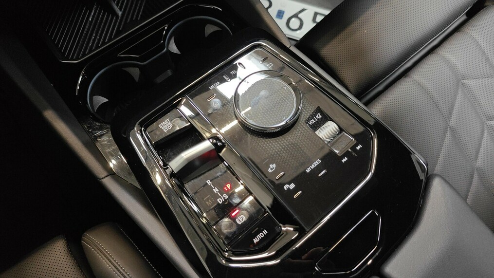 BMW Serii 5, 520