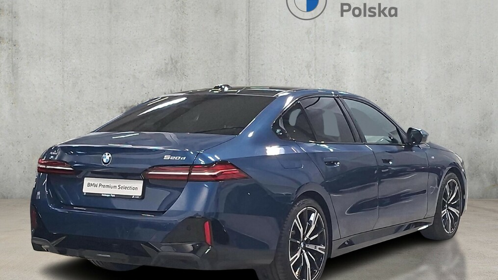 BMW Serii 5, 520