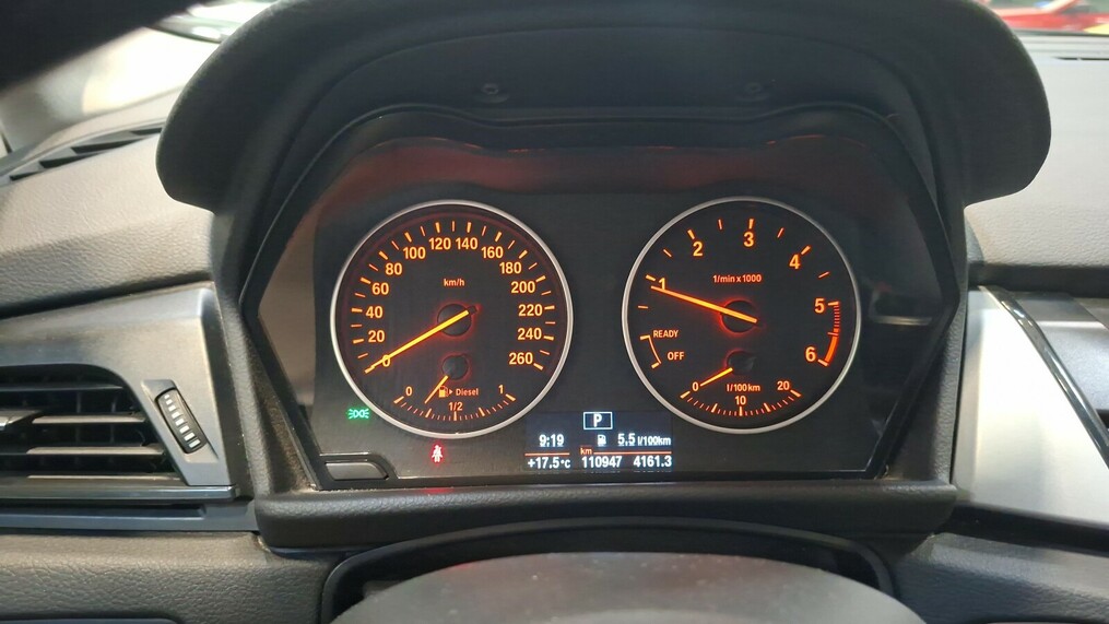 BMW Serii 2, 218