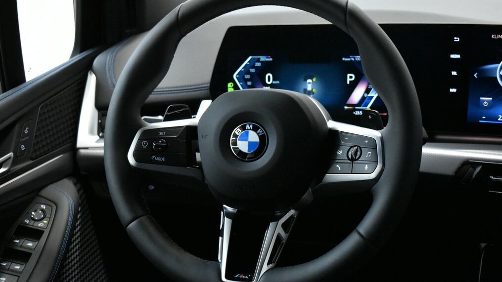BMW Serii 2, 218
