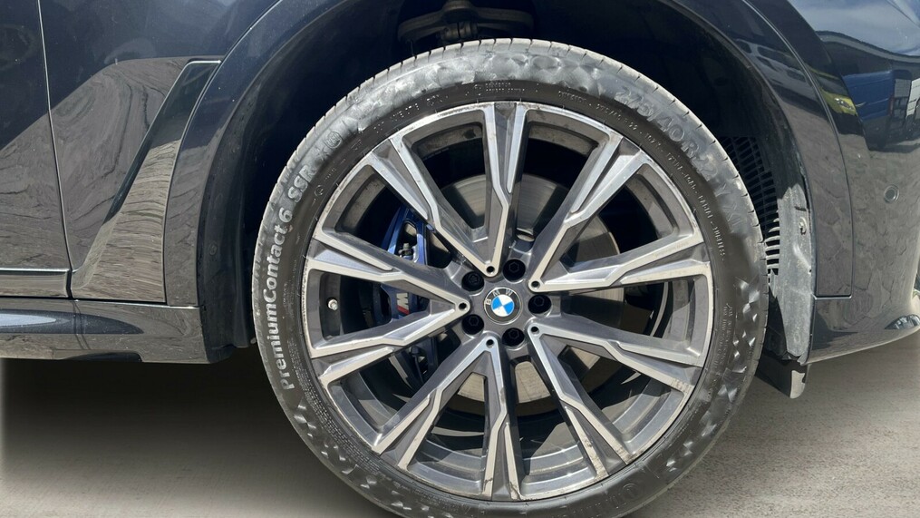 BMW X7