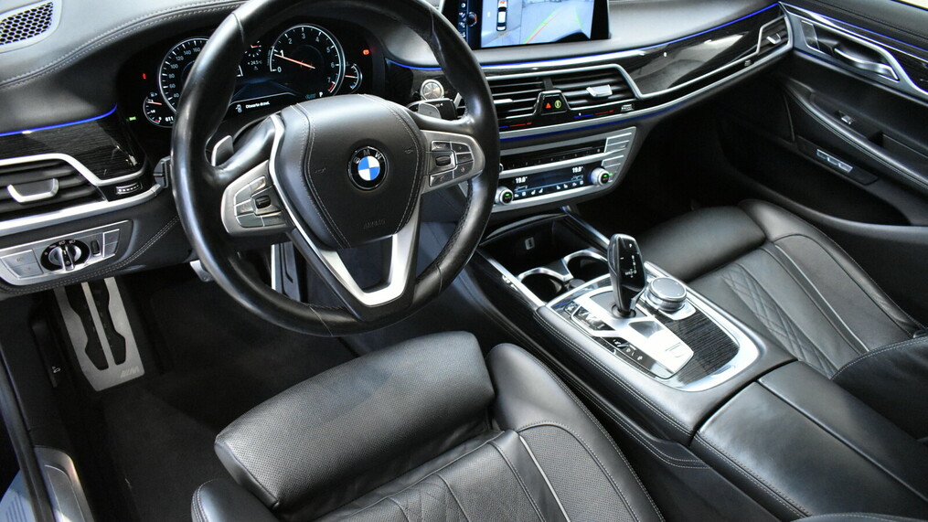 BMW Seria 7 750