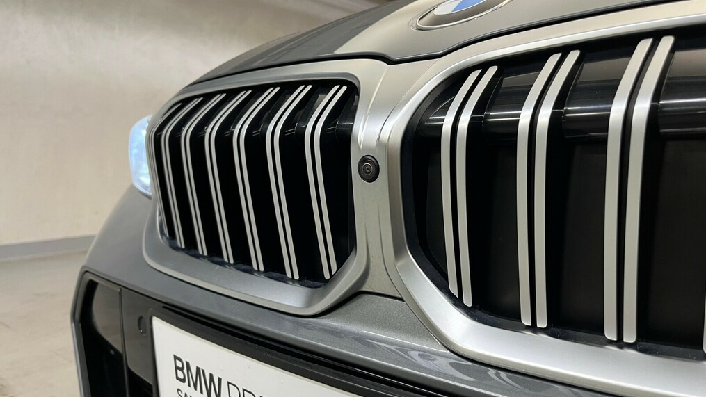 BMW Serii 3, 330