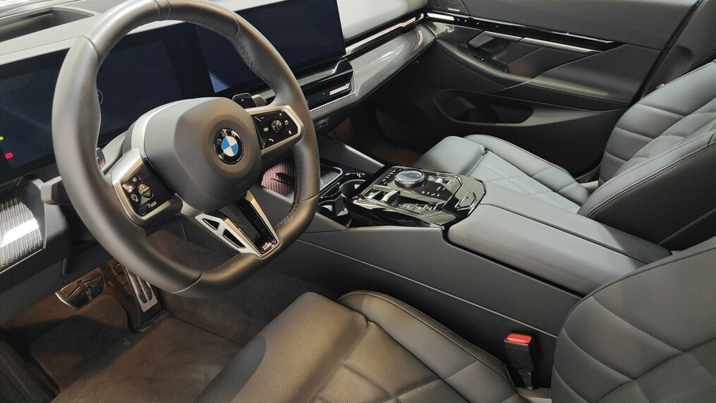 BMW Serii 5, 520
