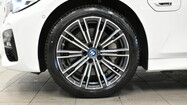BMW Seria 3, 330