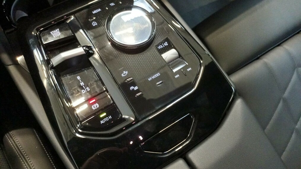 BMW Serii 5, 520