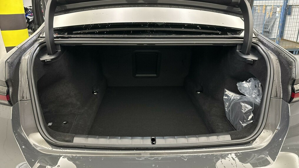 BMW Seria 7, 740