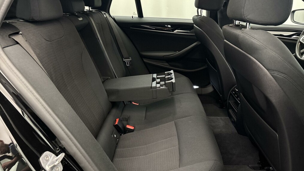 BMW Serii 5, 518