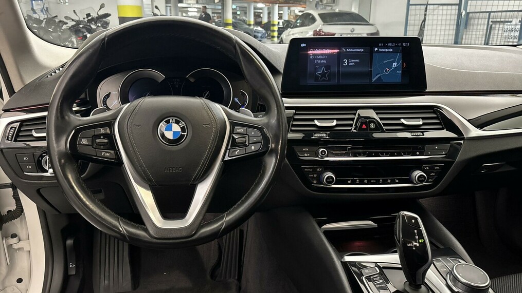 BMW Serii 5, 520
