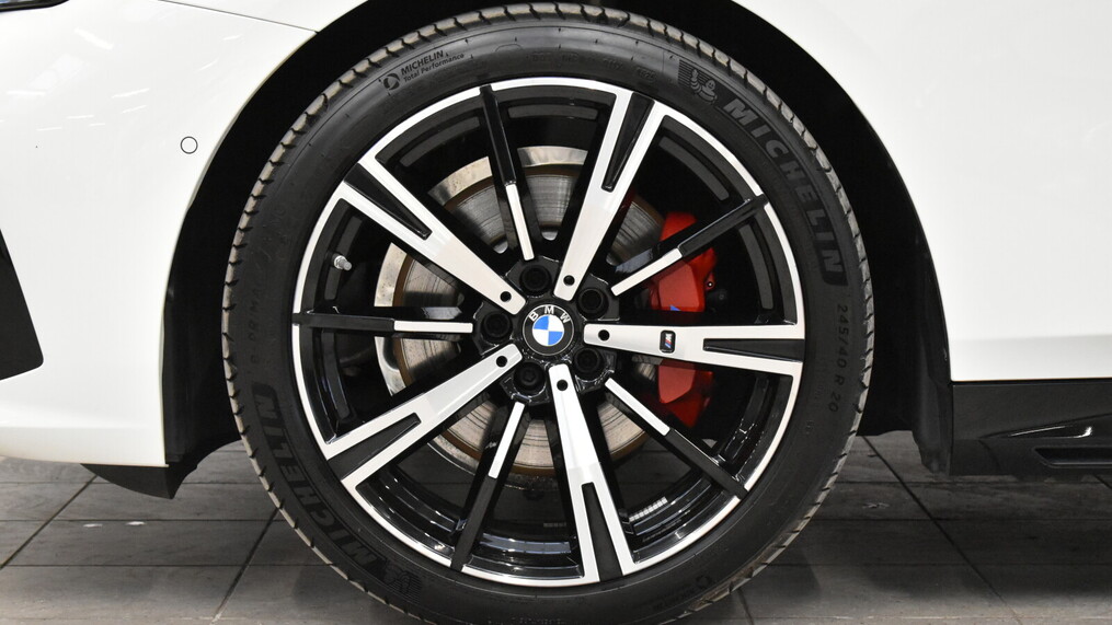 BMW Serii 5, 520