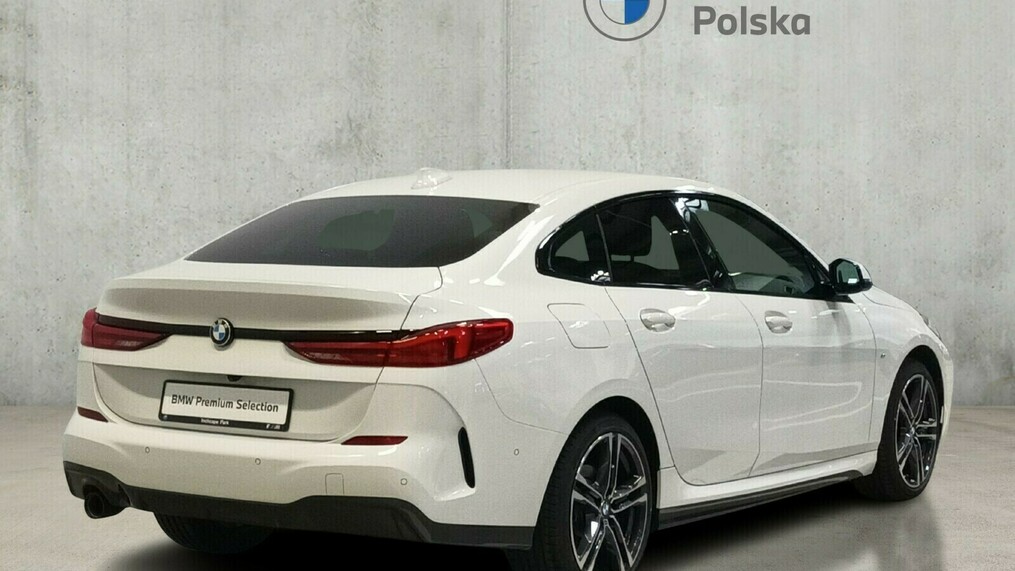 BMW Serii 2, 218