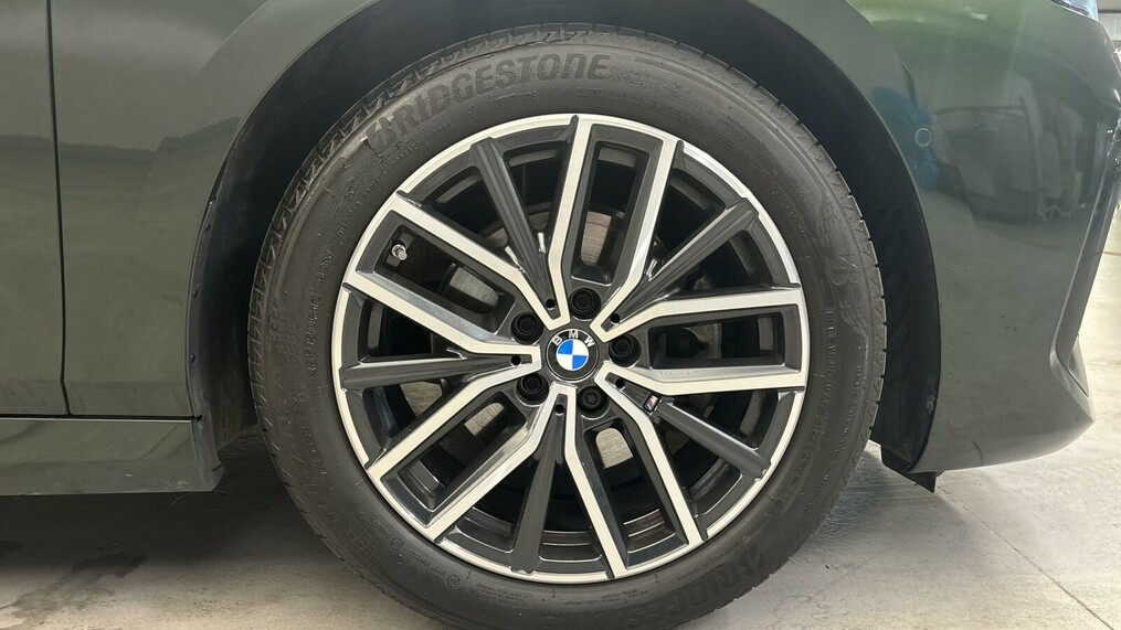 BMW Serii 2, 218